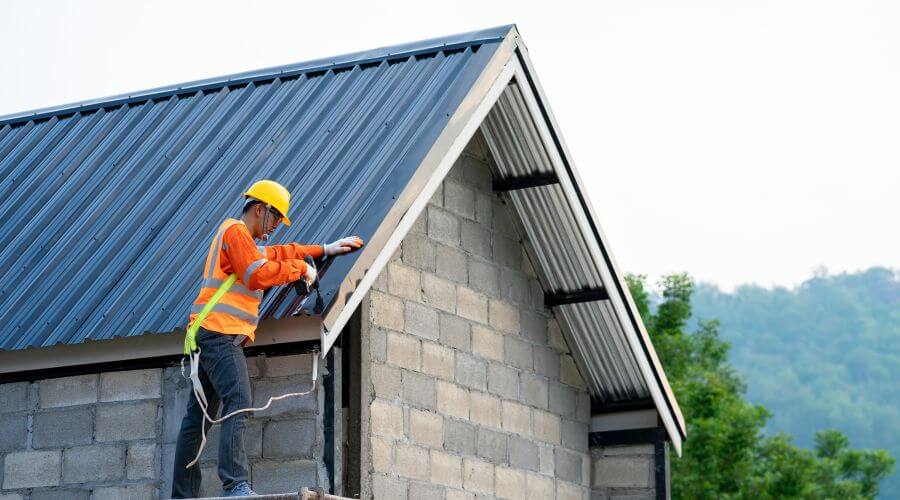 Professional gutter cleaning in Exline, IA